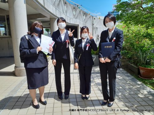 LIFE Jr. College 2021 Graduation Ceremony General Students group photo