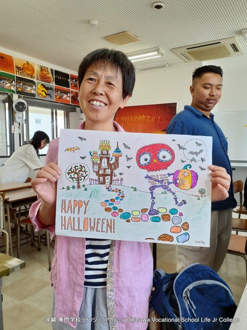 ハッピーハロウィンパーティー（英語特別授業）2023! Special English Class: the Happy Halloween Party 2023!  Okinawa Vocational School Life Jr College 沖縄 専門学校ライフジュニアカレッジ | Halloween decoration Photo 10