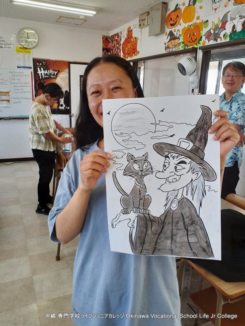 ハッピーハロウィンパーティー（英語特別授業）2023! Special English Class: the Happy Halloween Party 2023!  Okinawa Vocational School Life Jr College 沖縄 専門学校ライフジュニアカレッジ | Halloween decoration Photo 11