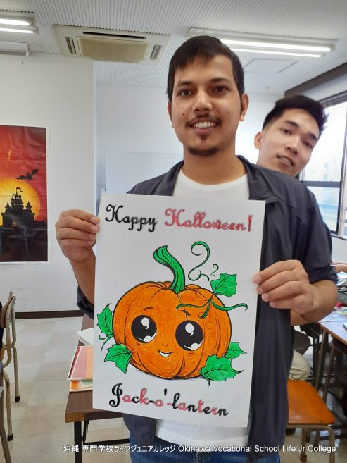 ハッピーハロウィンパーティー（英語特別授業）2023! Special English Class: the Happy Halloween Party 2023!  Okinawa Vocational School Life Jr College 沖縄 専門学校ライフジュニアカレッジ | Halloween decoration Photo 24