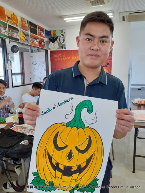 ハッピーハロウィンパーティー（英語特別授業）2023! Special English Class: the Happy Halloween Party 2023!  Okinawa Vocational School Life Jr College 沖縄 専門学校ライフジュニアカレッジ | Halloween decoration Photo 26