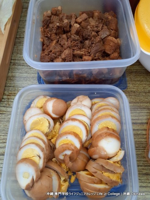 2023年インターナショナルフードパーティー（一般学生クラス活動） International Food Party (General Students' Class Activity) 2023! | vocational school LIFE Jr College - Okinawa, Japan | Food Photo 2