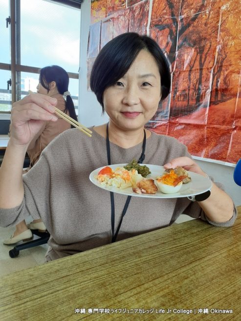 2023年インターナショナルフードパーティー（一般学生クラス活動） International Food Party (General Students' Class Activity) 2023! | vocational school LIFE Jr College - Okinawa, Japan | Guest (Students and Teachers) Photo 3