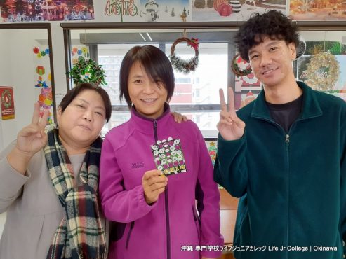 2023年メリークリスマスパーティーは大盛況でした！ The 2023 Merry Christmas Party (Special English Class) was a spectacular party! There was lots of joy, laughter, and fellowship! Merry Christmas to you! STUDENT Game winners 15