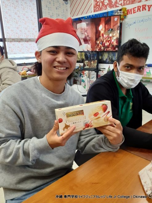 2023年メリークリスマスパーティーは大盛況でした！ The 2023 Merry Christmas Party (Special English Class) was a spectacular party! There was lots of joy, laughter, and fellowship! Merry Christmas to you! STUDENT 29