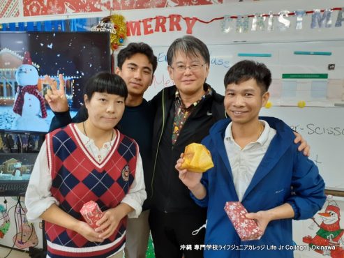 2023年メリークリスマスパーティーは大盛況でした！ The 2023 Merry Christmas Party (Special English Class) was a spectacular party! There was lots of joy, laughter, and fellowship! Merry Christmas to you! STUDENT Game winners 6 