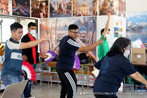 生徒たちは日本文化の授業で日本舞踊を学びました。 International Students learned traditional Japanese dance in their Japanese culture class.  picture 18
