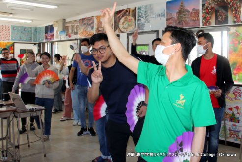 生徒たちは日本文化の授業で日本舞踊を学びました。 International Students learned traditional Japanese dance in their Japanese culture class.  picture 14
