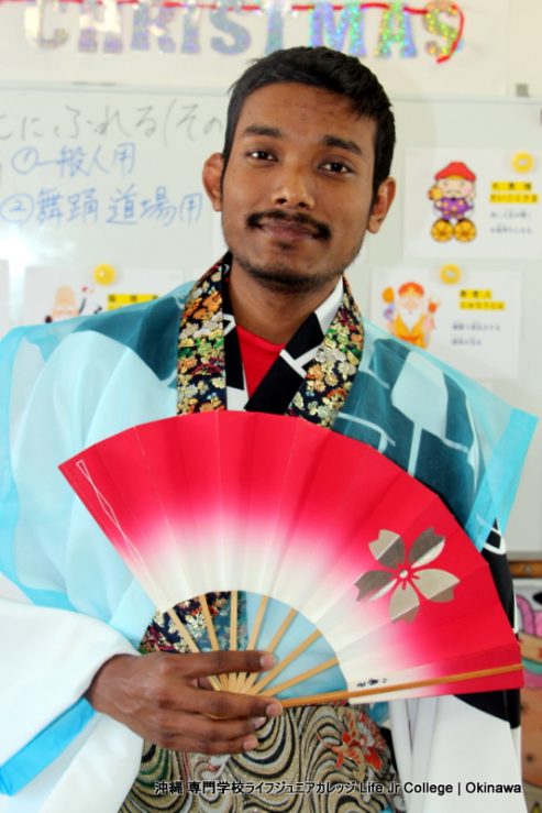 生徒たちは日本文化の授業で日本舞踊を学びました。 International Students learned traditional Japanese dance in their Japanese culture class.  picture 41