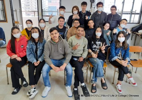 本日（02/14）は専門学校ライフジュニアカレッジの2年生の授業最終日でした。Today was the final day of classes for the 2nd Year students here at vocational school LIFE Jr College. These students will be graduating very soon! Good job!  2