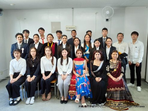 2024年度が始まりました! 入学式 ・1年生オリエンテーション 4月3日(水) 1st Year International Business Course Class B group photo