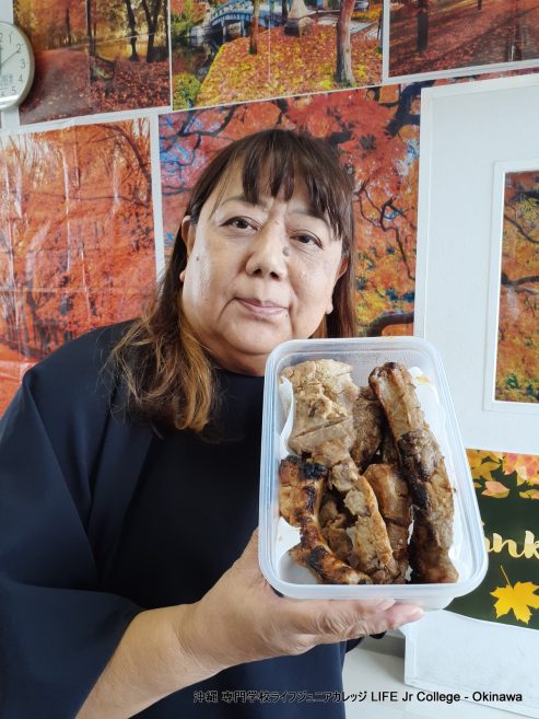 日本人学生のホームルームクラス活動「インターナショナルフードパーティー」は大成功でした！ Japanese students' homeroom class activity "The International Food Party" was a great success! Food5