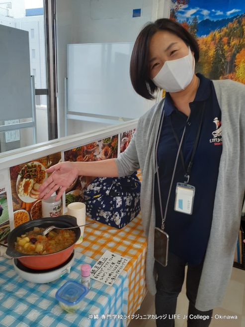 日本人学生のホームルームクラス活動「インターナショナルフードパーティー」は大成功でした！ Japanese students' homeroom class activity "The International Food Party" was a great success! Food4