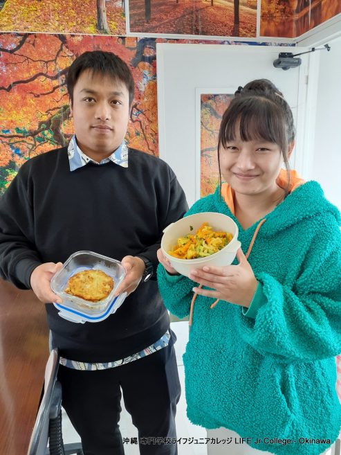日本人学生のホームルームクラス活動「インターナショナルフードパーティー」は大成功でした！ Japanese students' homeroom class activity "The International Food Party" was a great success! Food13