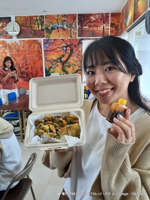日本人学生のホームルームクラス活動「インターナショナルフードパーティー」は大成功でした！ Japanese students' homeroom class activity "The International Food Party" was a great success! Food3