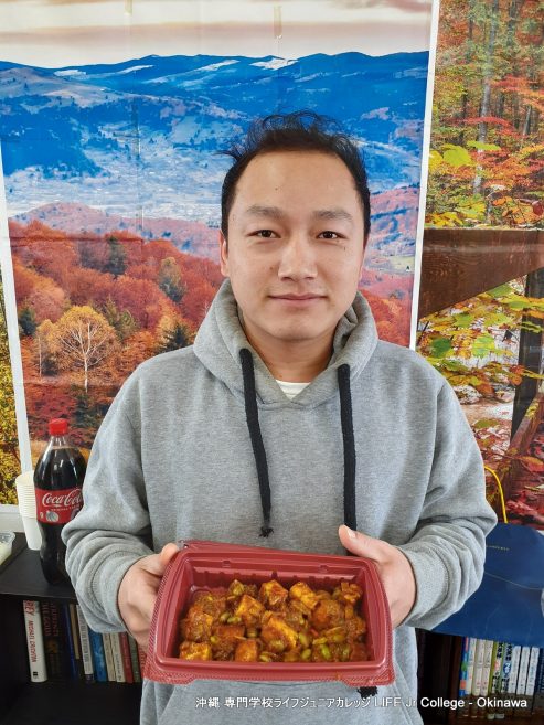 日本人学生のホームルームクラス活動「インターナショナルフードパーティー」は大成功でした！ Japanese students' homeroom class activity "The International Food Party" was a great success! Food12