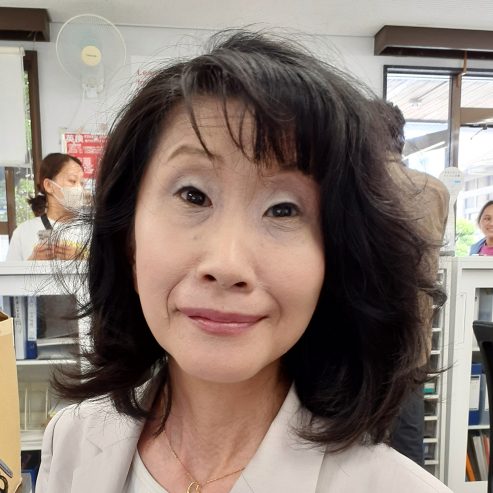 専門学校ライフジュニアカレッジの2025年度の教員陣をご紹介します！

専門学校ライフジュニアカレッジは、2025年度の教職員をご紹介できることを大変誇りに思っています。管理職、教員、そしてスタッフ全員が、専門学校ライフジュニアカレッジの学生の皆様をサポートするためにここにいます。専門学校ライフジュニアカレッジは2014年の開校以来、日本人学生と留学生の両方を教育し、サポートしてきました。私たち一同、2025年度が素晴らしい学年になることを楽しみにしています！皆で力を合わせ、頑張りましょう！




ENGLISH: 

Please meet the teachers at vocational school Life Jr College teachers for 2025!

Vocational school Life Jr College is very proud to introduce to you the 2025 faculty and staff. All of these administrators, teachers and staff are here to help all of the students at vocational school Life Jr College. Since 2014, vocational school Life Jr College has been educating and supporting both Japanese students and International students. All of us are looking forward to wonderful academic year in 2025! Let's all try to do our very best! Faculty and Staff 20