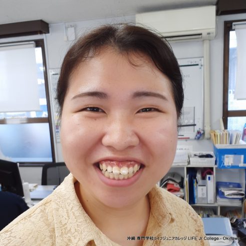 専門学校ライフジュニアカレッジの2025-2026年度の教職員をご紹介します！専門学校ライフジュニアカレッジは、2025-2026年度の教職員をご紹介できることを大変誇りに思っています。事務部門と教務部門の全員が、専門学校ライフジュニアカレッジの学生の皆様をサポートいたします。専門学校ライフジュニアカレッジは2014年から、沖縄県那覇市で日本人学生と留学生の両方の教育とサポートに取り組んできました。教職員一同、2025-2026年度が素晴らしい学年となることを心待ちにしています！皆で力を合わせ、頑張りましょう！

Please meet the teachers at vocational school Life Jr College teachers for 2025-2026! Vocational school Life Jr College is very proud to introduce to you the 2025-2026 faculty and staff. 
All of the members of the administration and Academic Affairs departments are here to help all of the students at vocational school Life Jr College. Since 2014, vocational school Life Jr College has been educating and supporting both Japanese students and International students here in Naha City, Okinawa Prefecture. All of faculty and staff are looking forward to wonderful academic year in 2025-2026! Let's all try to do our very best!
Taki